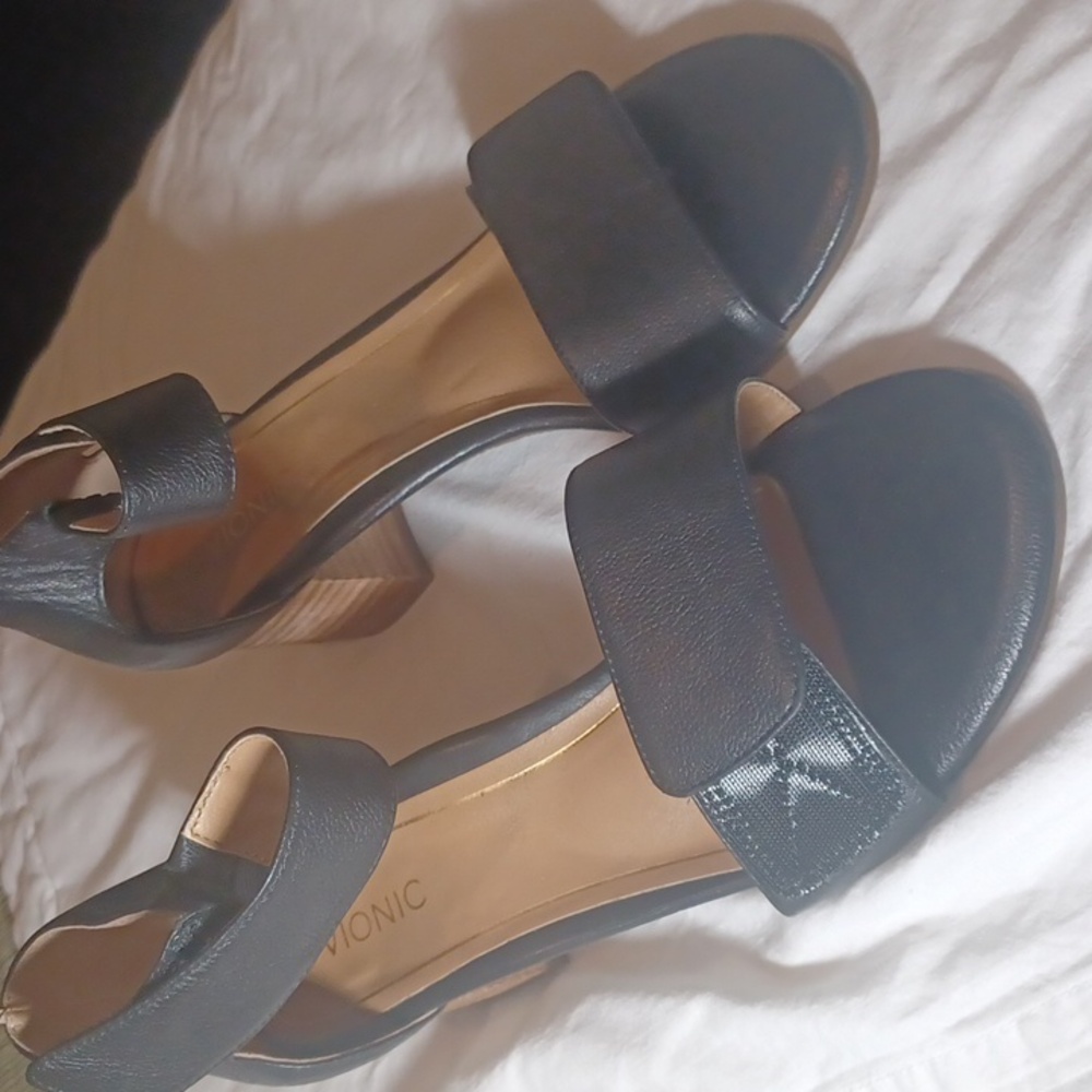 Vionic Women's Classic Black Sandals